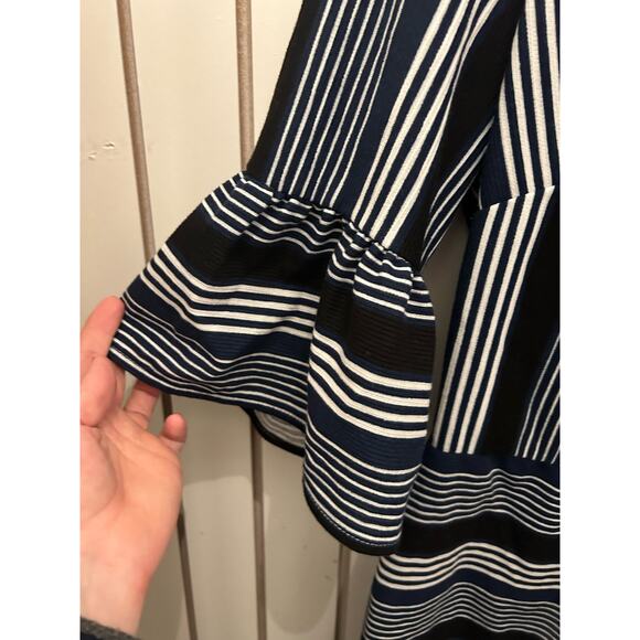 Eci V-Neck Striped Bell Sleeve Dress Size 8 NWT - Picture 6 of 9